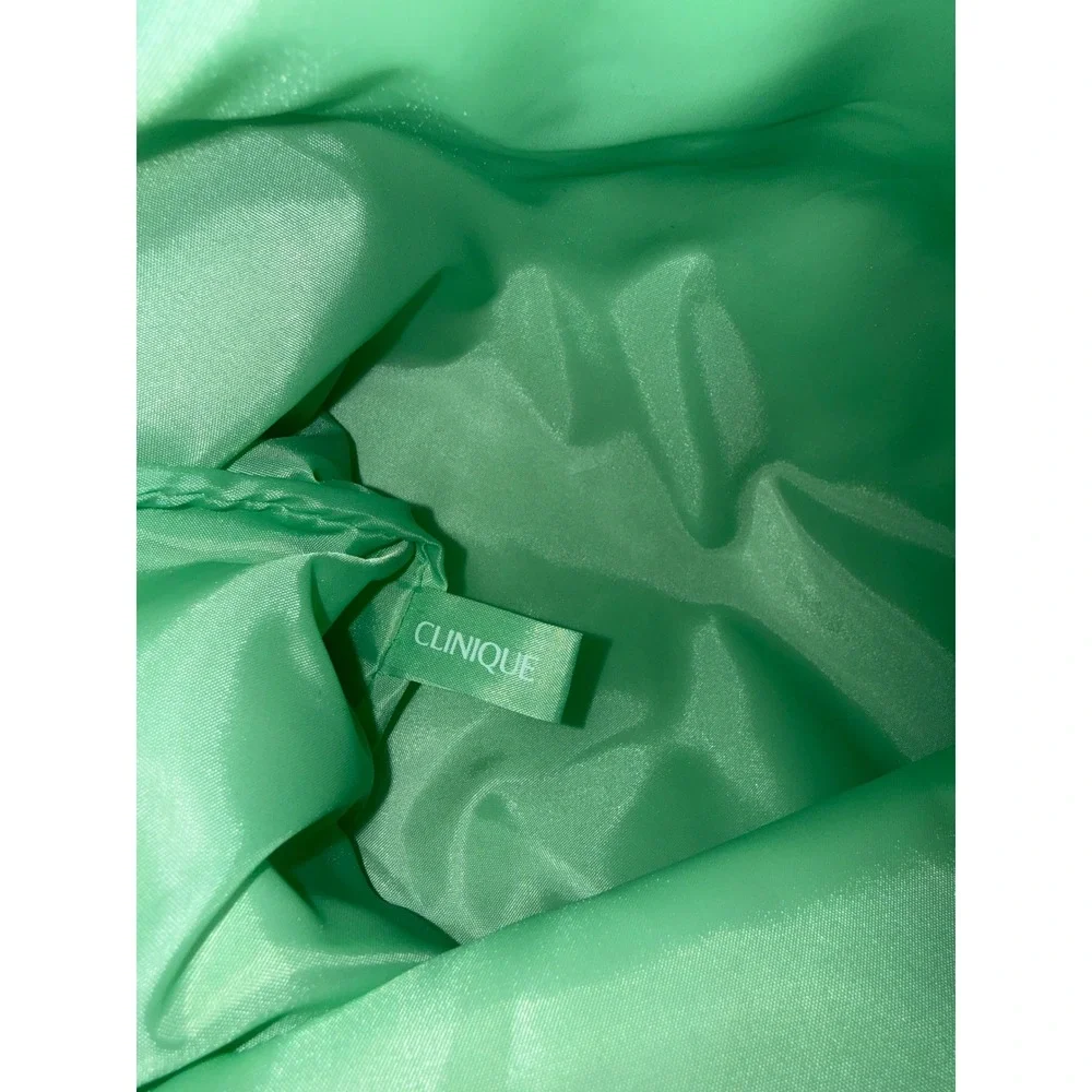 Clinique‎ Metallic Silver Quilted Puffer Tote Bag Mint Green Interior New No Tag